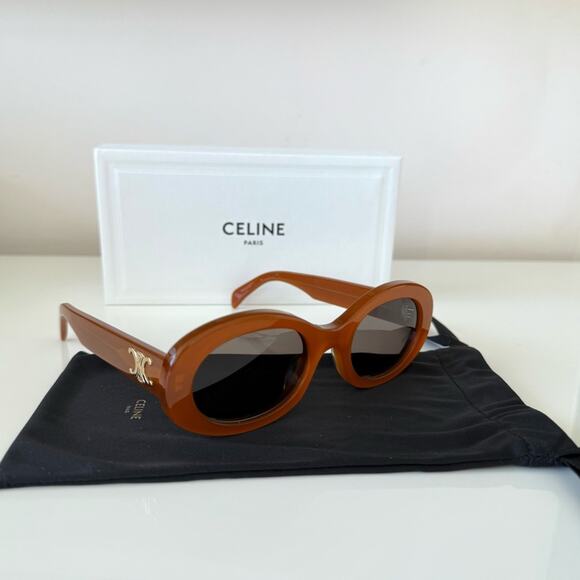 NEW!!! Celine Triomphe CL40194U 45A sunglasses Authentic Retail 580$ - Picture 2 of 7